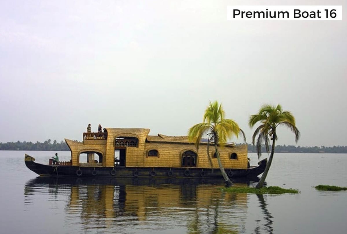 Lakes & Lagoons Houseboat