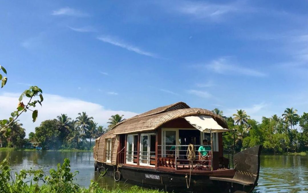 Lakes & Lagoons Houseboats