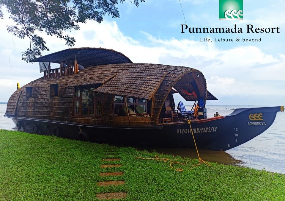 Punnamada Houseboats